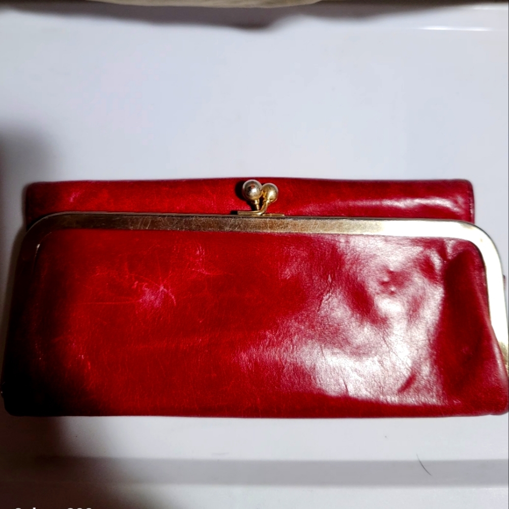 HOBO Rachel Leather Kisslock Magnetic Wallet-Red In Excellent Condition